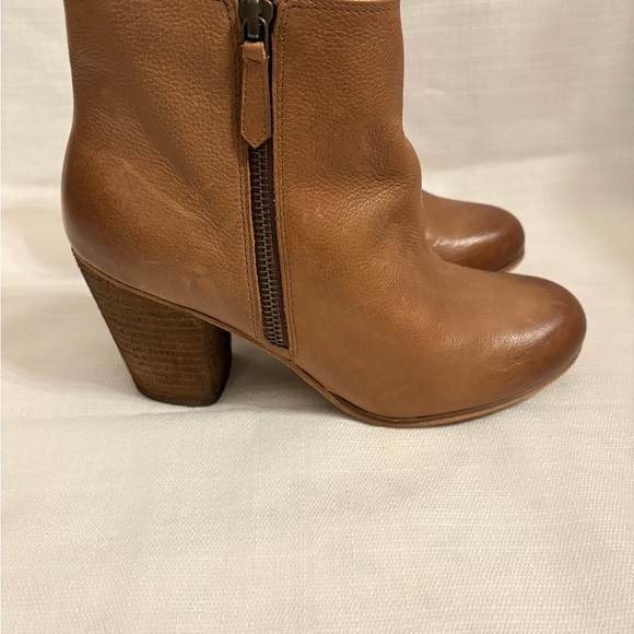 BP Nordstrom Brown Leather Women Ankle Bootie Block Heel Zip Closure Round Toe - Picture 3 of 6